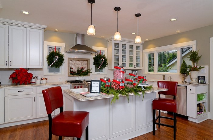 Halloween kitchen island decor