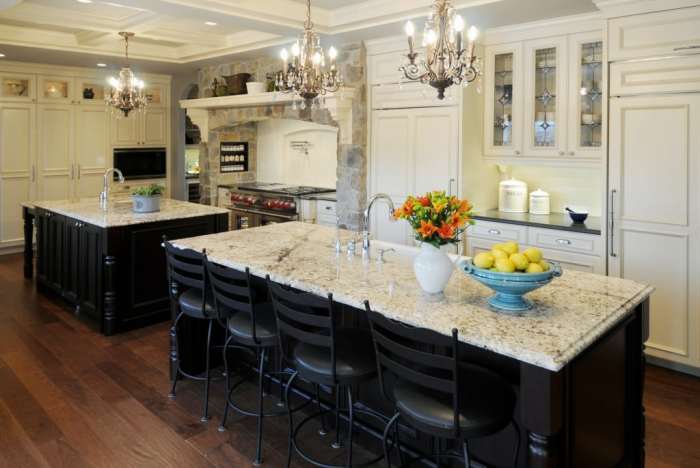 Halloween kitchen island decor