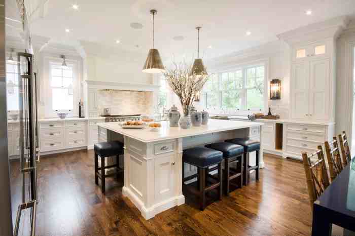 Halloween kitchen island decor