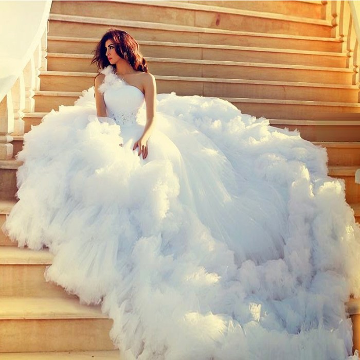 Best wedding dresses for big bust