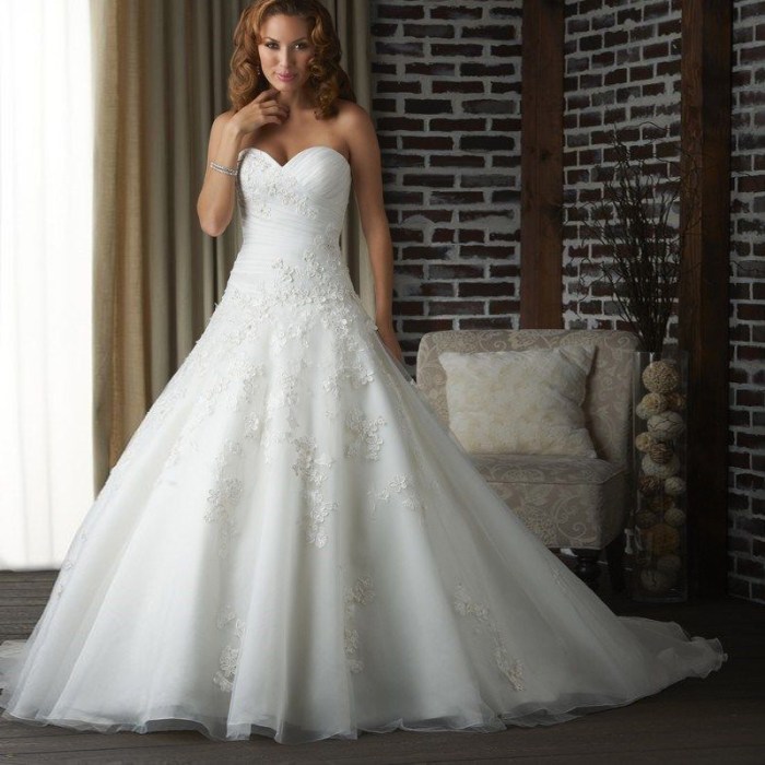 White sleek wedding dress